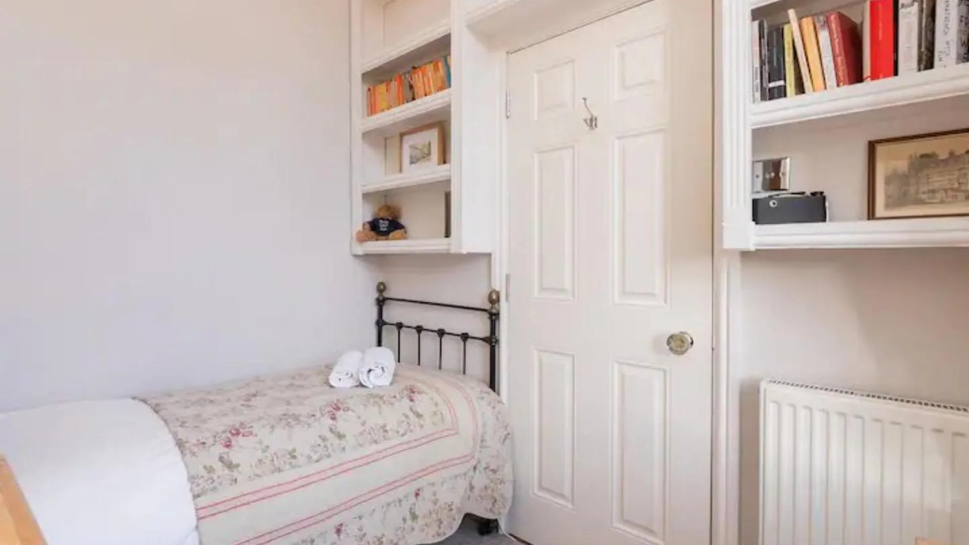 Pass The Keys Bijoux Central Bath Period Apartment And Parking 0*,