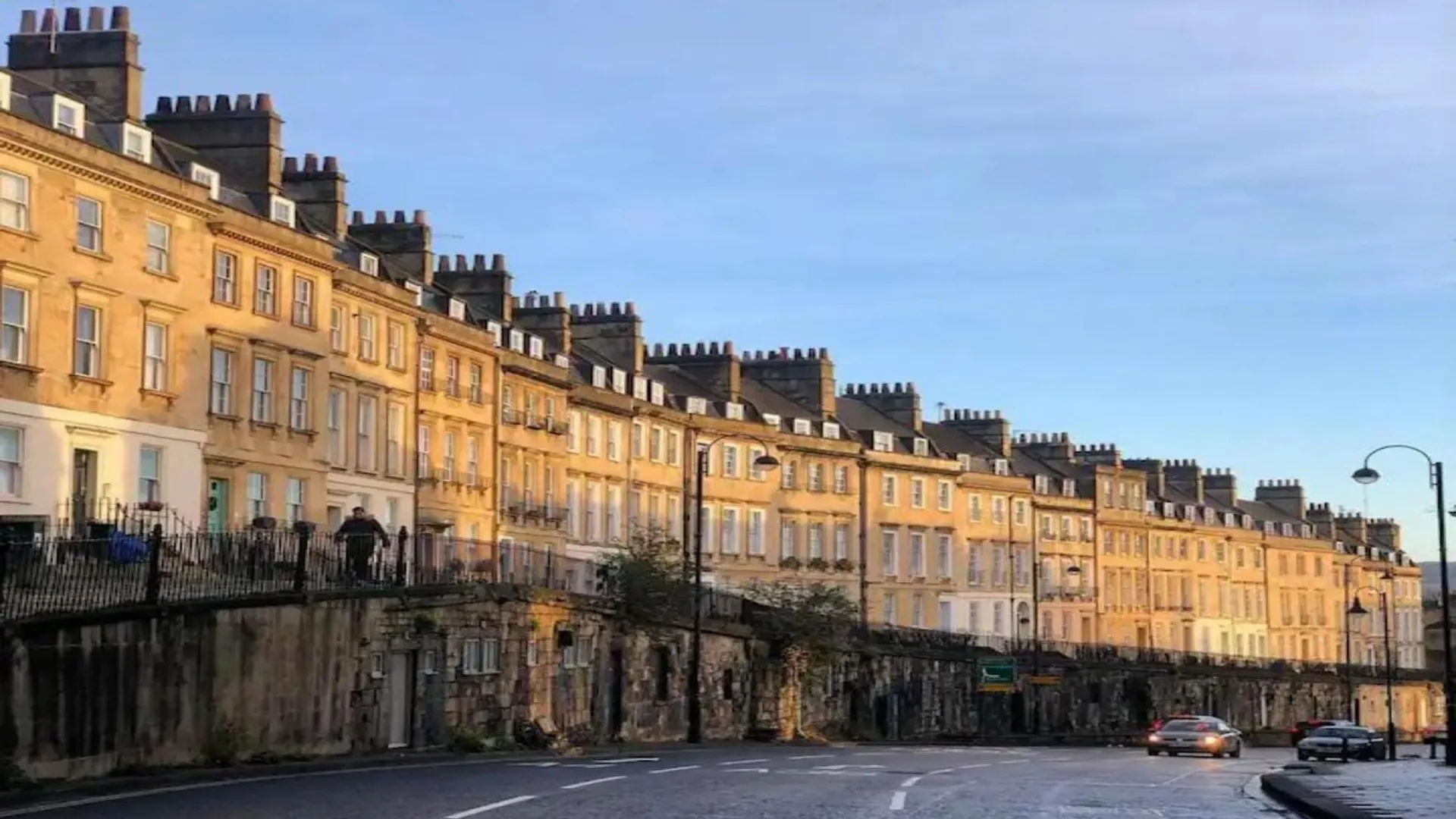 Pass The Keys Bijoux Central Bath Period Apartment And Parking 0*,  United Kingdom