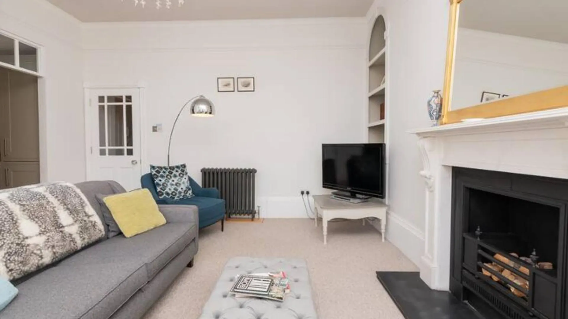 Pass The Keys Bijoux Central Bath Period Apartment And Parking